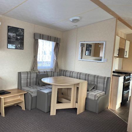 3 Bedroom 8 Berth Standard Basic Caravans With Hot Tub,Mountain Bikes Таттершелл Екстер'єр фото