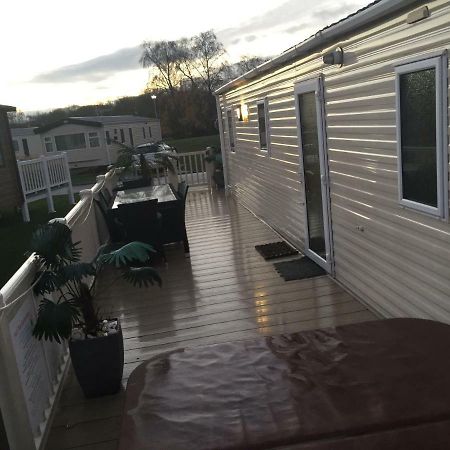 3 Bedroom 8 Berth Standard Basic Caravans With Hot Tub,Mountain Bikes Таттершелл Екстер'єр фото