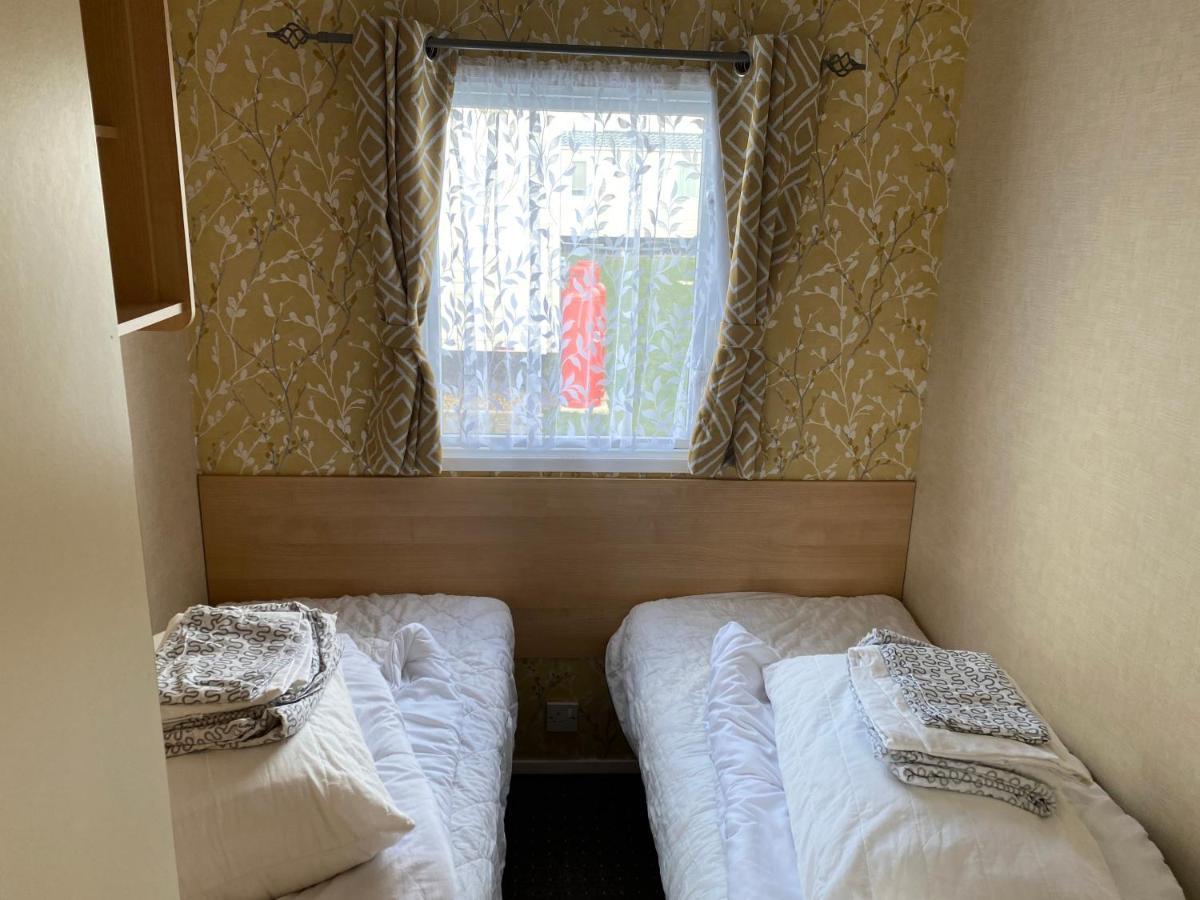 3 Bedroom 8 Berth Standard Basic Caravans With Hot Tub,Mountain Bikes Таттершелл Екстер'єр фото